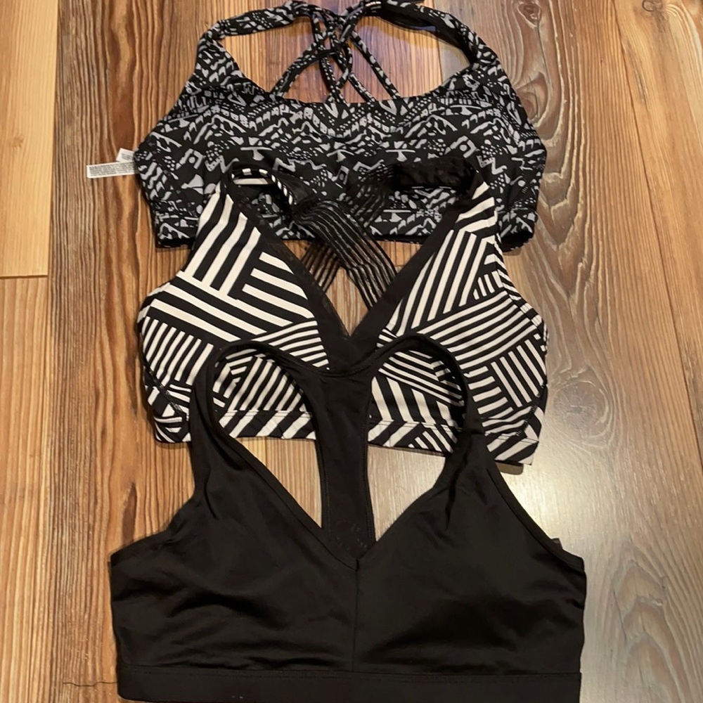 VICTORIA SECRET SPORT BRAS